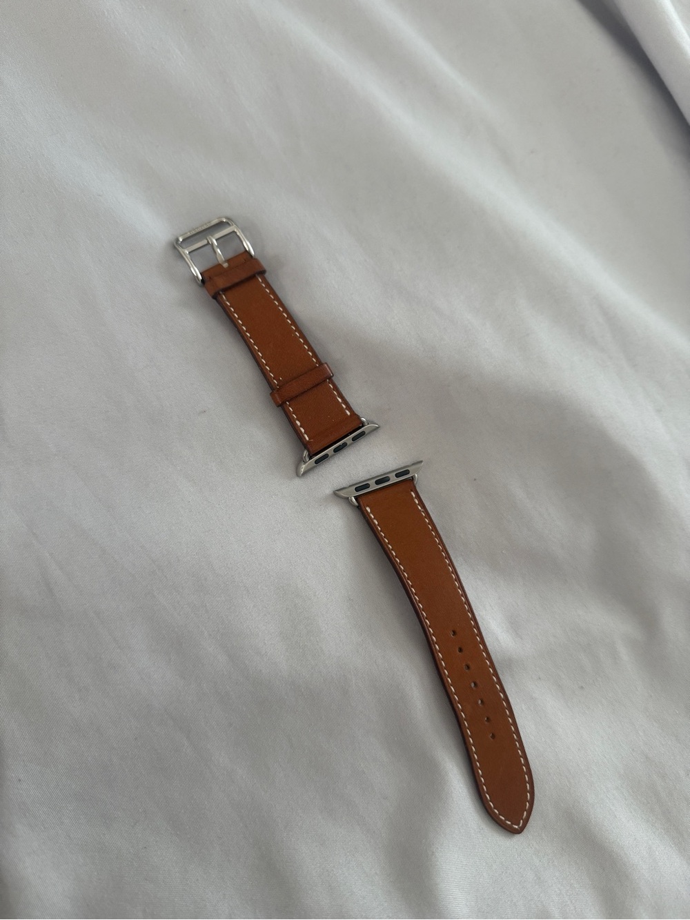 Hermes Apple Watch band pink and beige only barely used - Picture 2 of 11